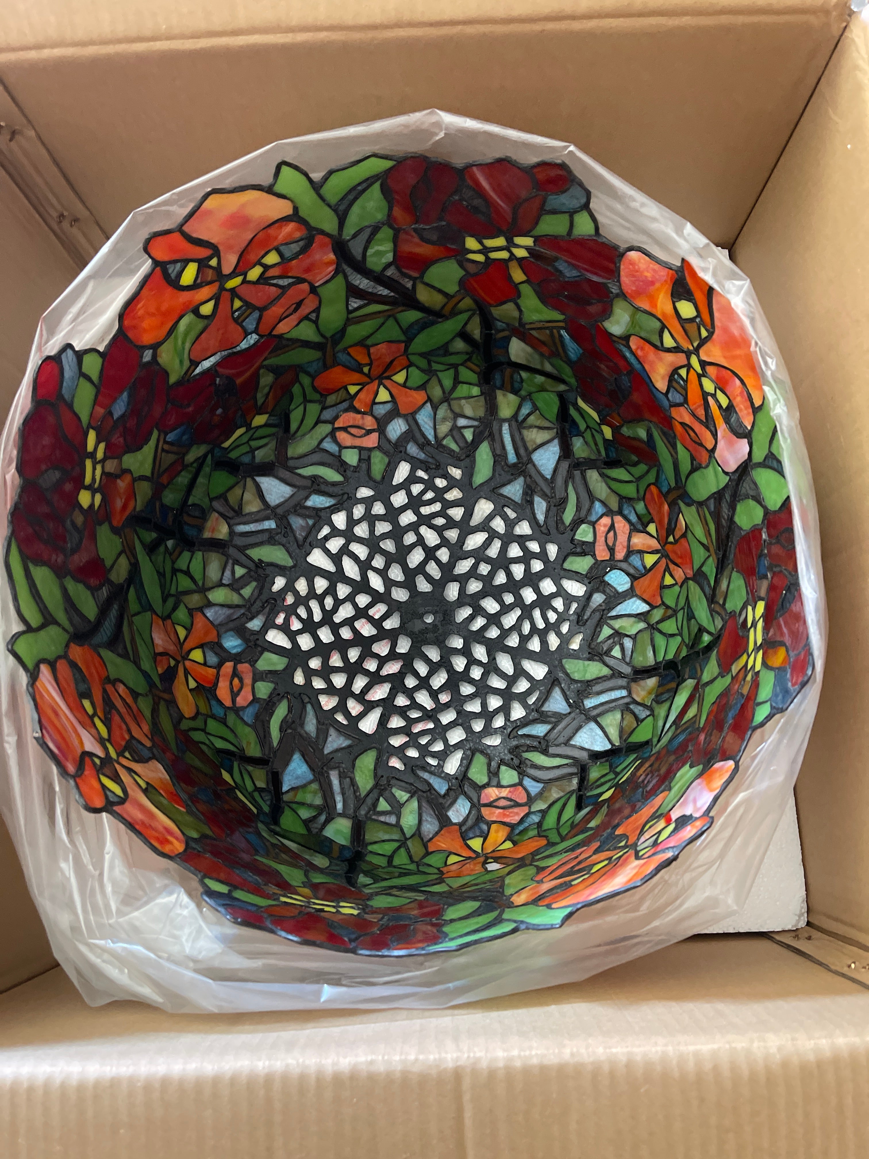 Huge 18 inches Wide Tiffany Reproduction Traditional “Trumpet Creeper” Table Lamp Huge 18 inches Wide Tiffany Reproduction Traditional “Trumpet Creeper” Table Lamp