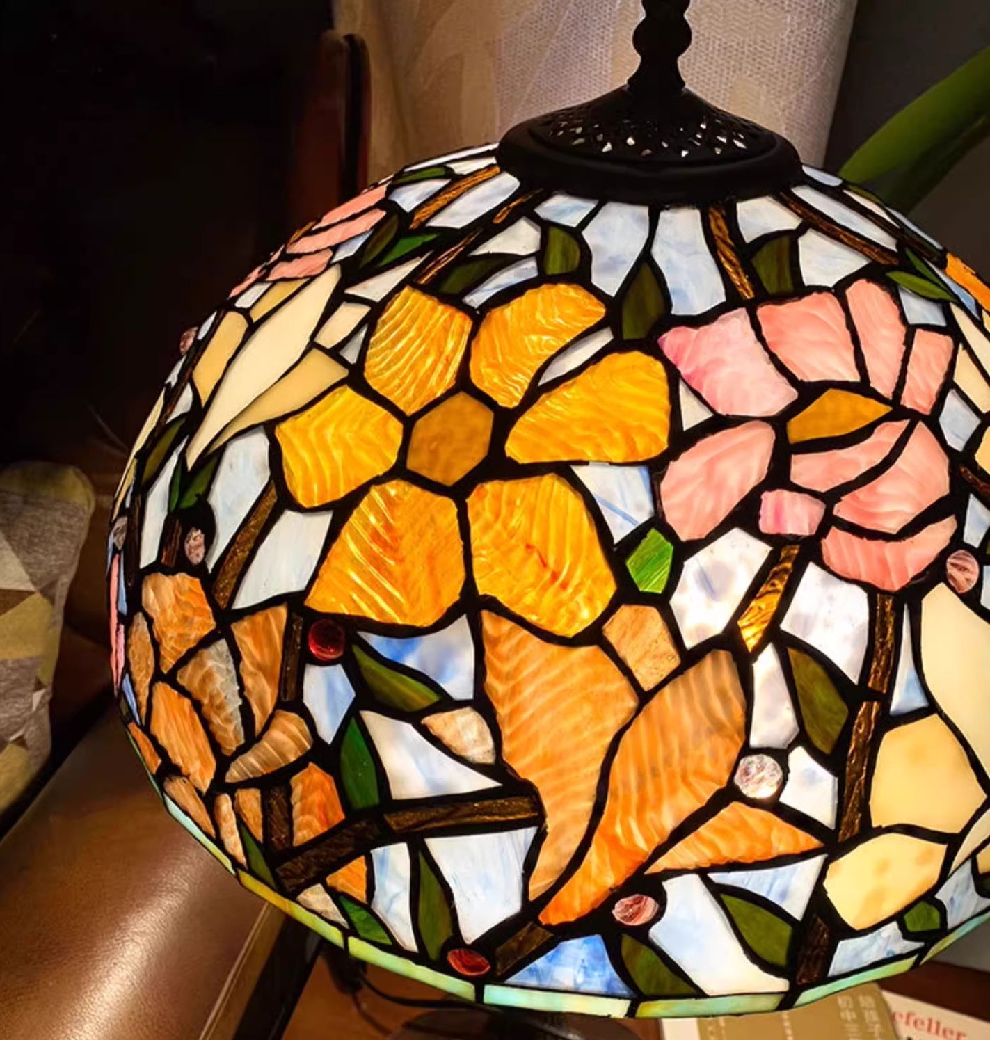 Nature's Elegance Collection@Large 16" Magnolia Flower Stained Glass Tiffany Table Lamp Nature's Elegance Collection@Large 16" Magnolia Flower Stained Glass Tiffany Table Lamp