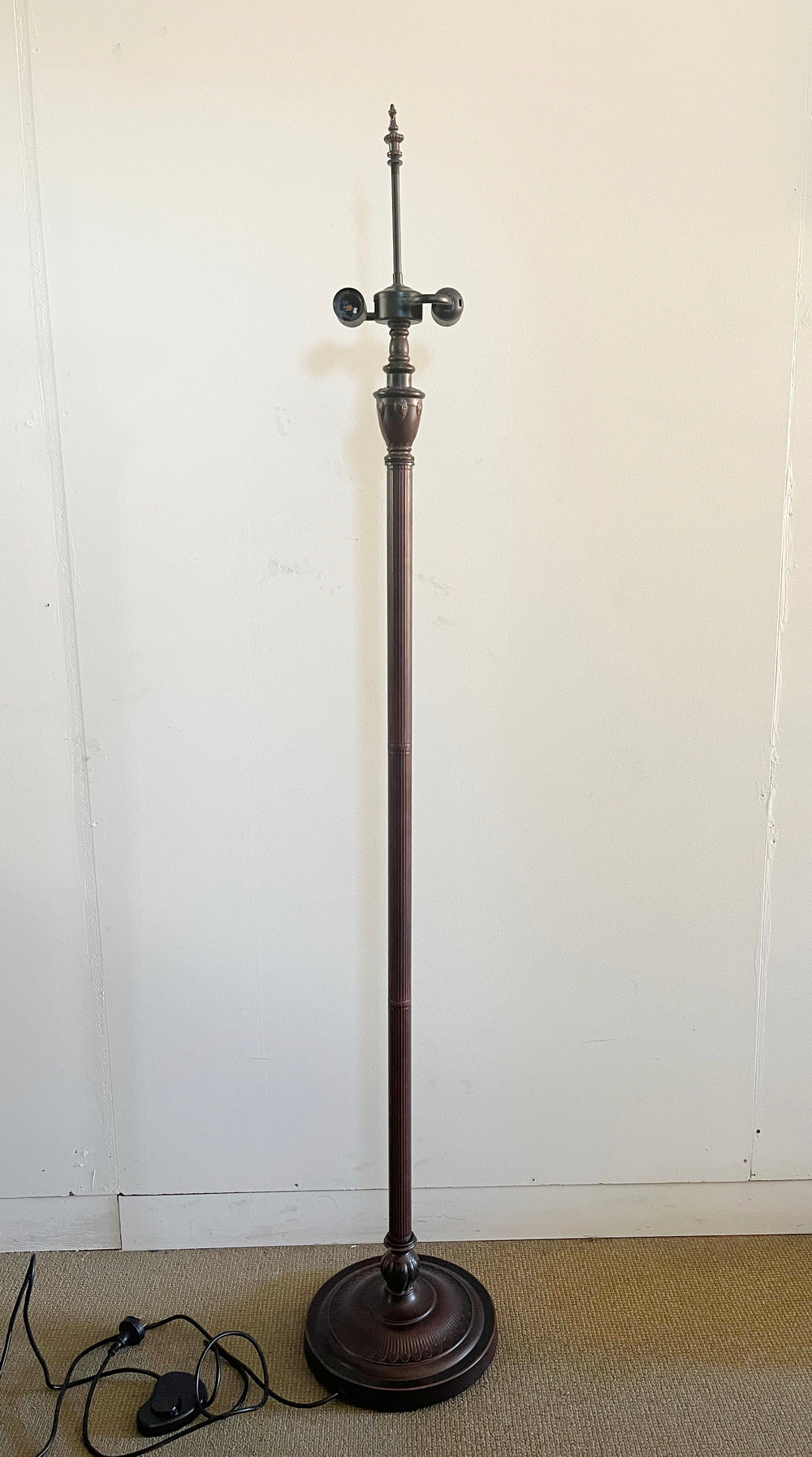 2-Light  Metal Vintage Floor Lamp Base  for 18" 20" wide Tiffany Lamp shade 2-Light  Metal Vintage Floor Lamp Base  for 18" 20" wide Tiffany Lamp shade
