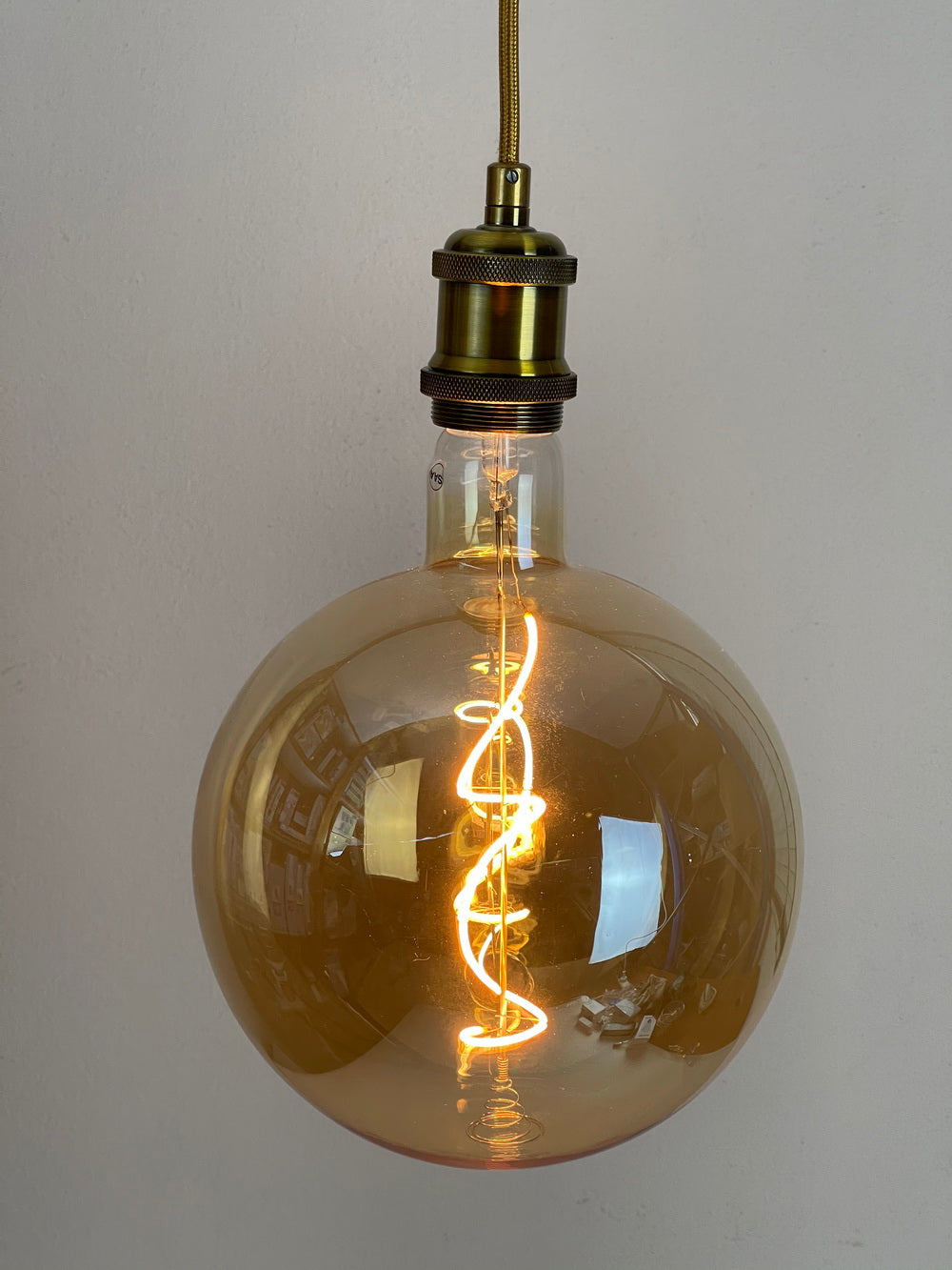 Brass Vintage LED Pendant Lights with Huge LED Globe Light Bulb Warm Light 4W E27 Brass Vintage LED Pendant Lights with Huge LED Globe Light Bulb Warm Light 4W E27