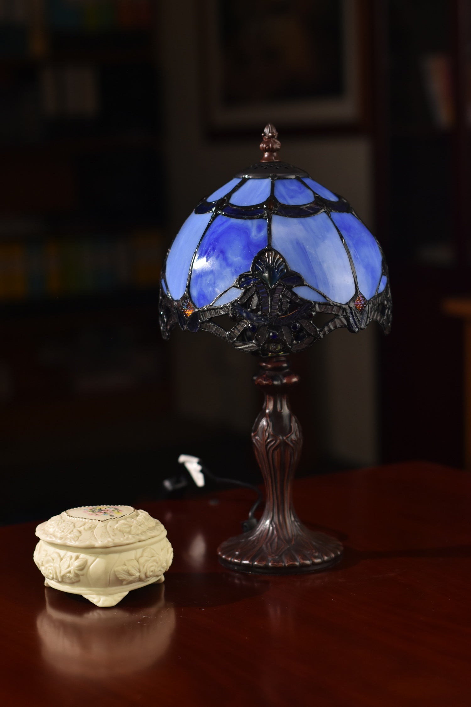 Cute  8" Blue Baroque Style curved Glass Tiffany Mini Lamp Cute  8" Blue Baroque Style curved Glass Tiffany Mini Lamp