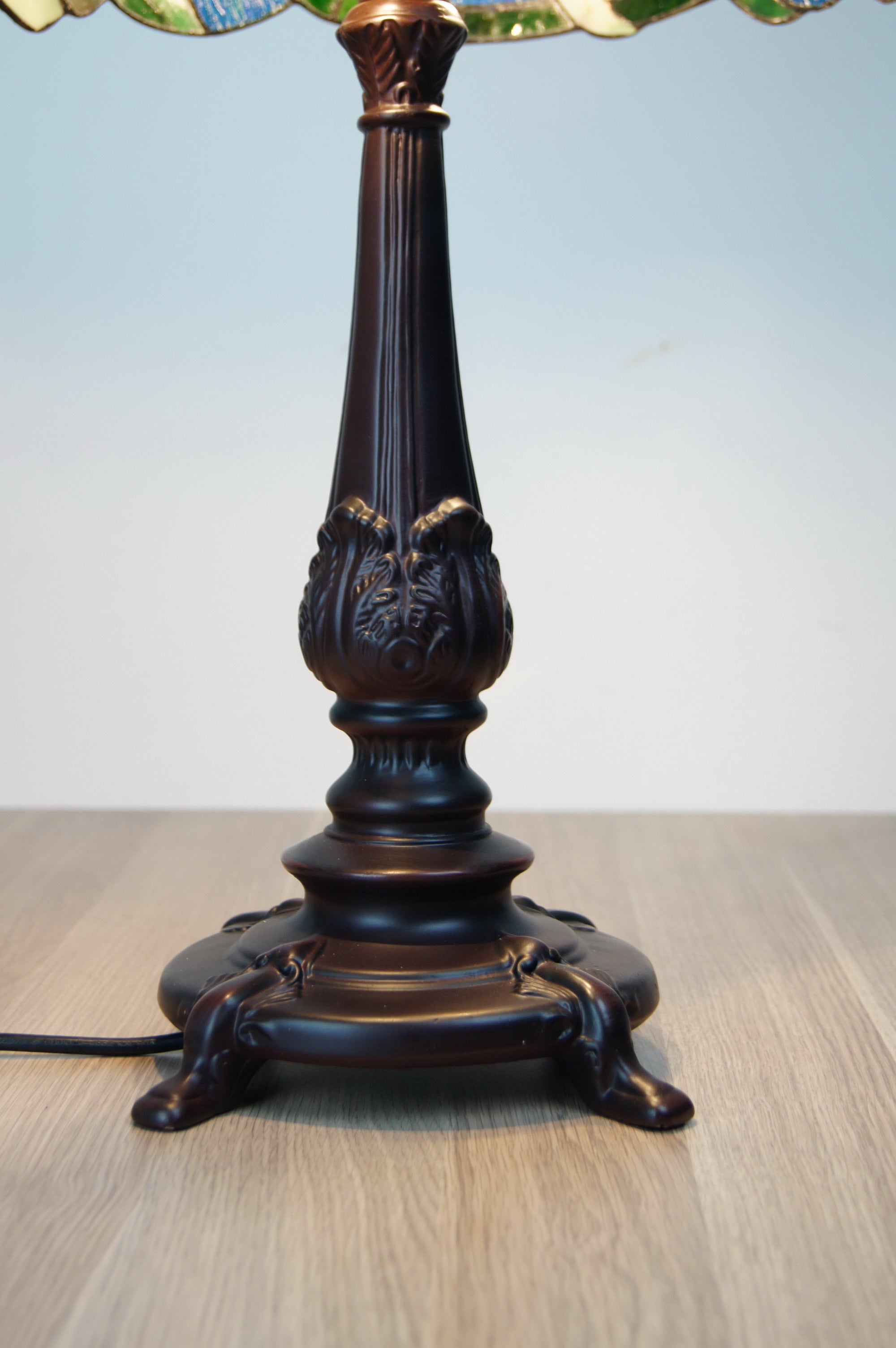 Large  Red Purple Yellow Rose Style Tiffany Table Lamp Large  Red Purple Yellow Rose Style Tiffany Table Lamp