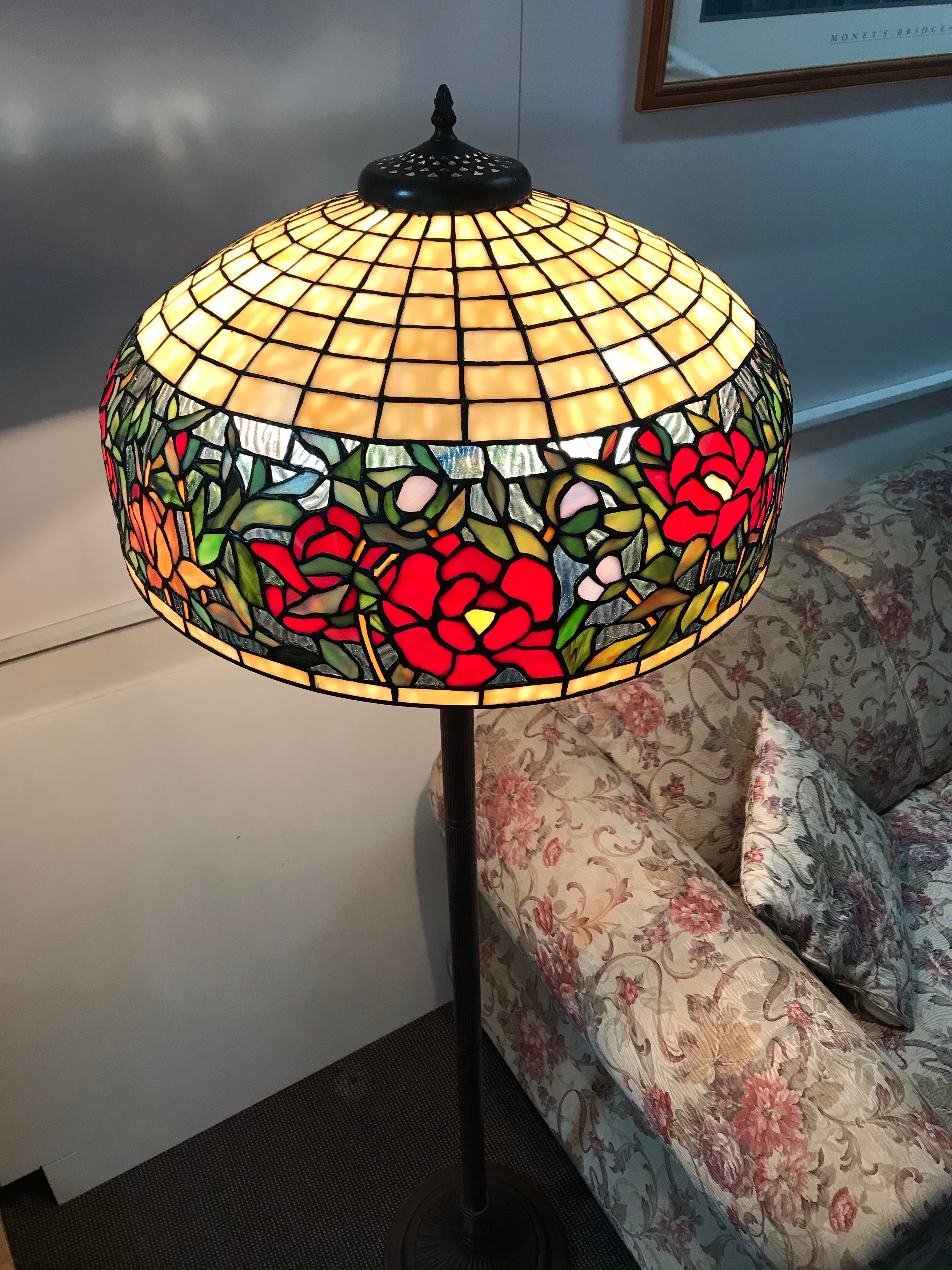 Limited Editon Hugh 20" Flower Style Leadlight Tiffany Floor Lamp Limited Editon Hugh 20" Flower Style Leadlight Tiffany Floor Lamp