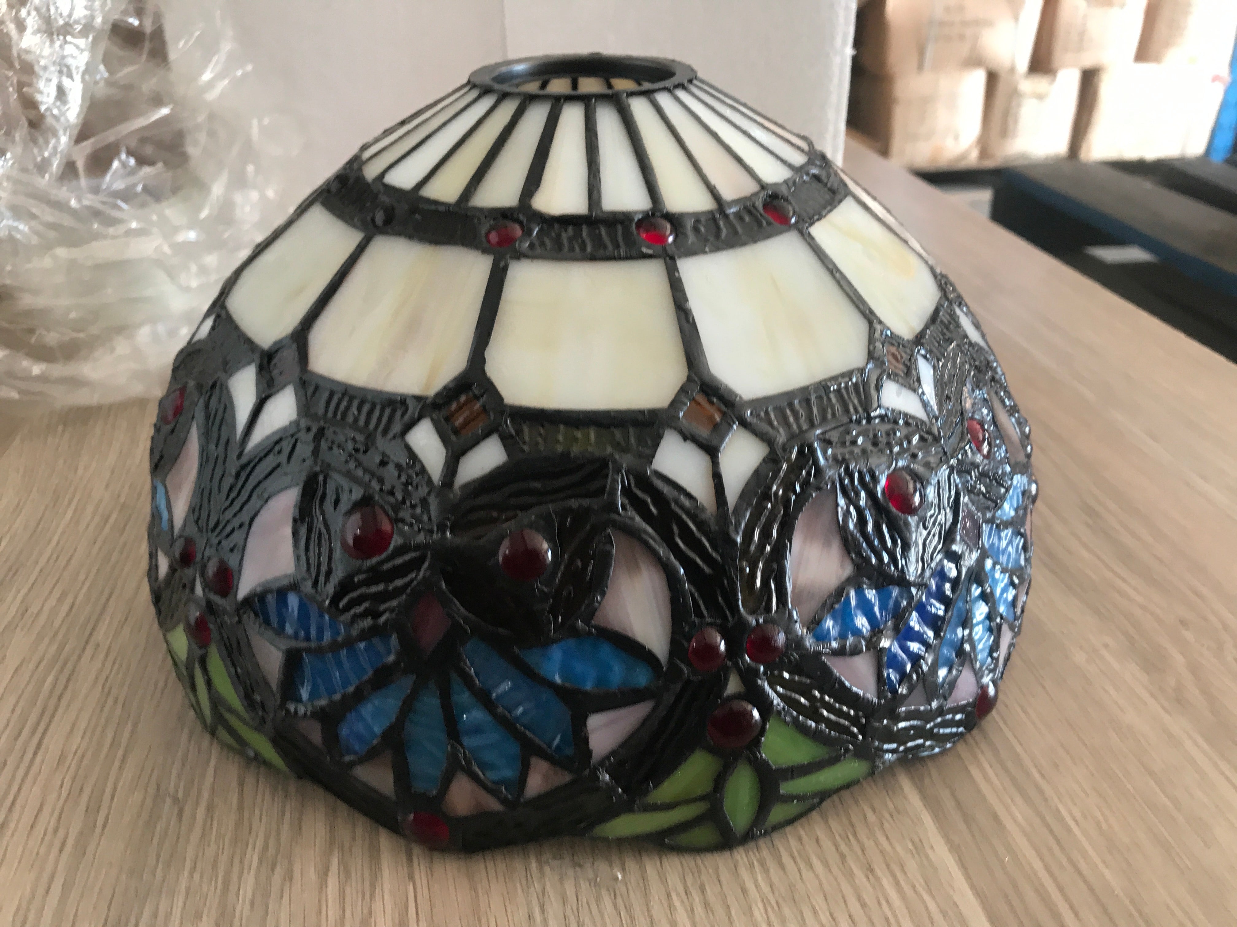 Boheme Style Stained Glass Bridge Arm Tiffany Floor Lamp Boheme Style Stained Glass Bridge Arm Tiffany Floor Lamp