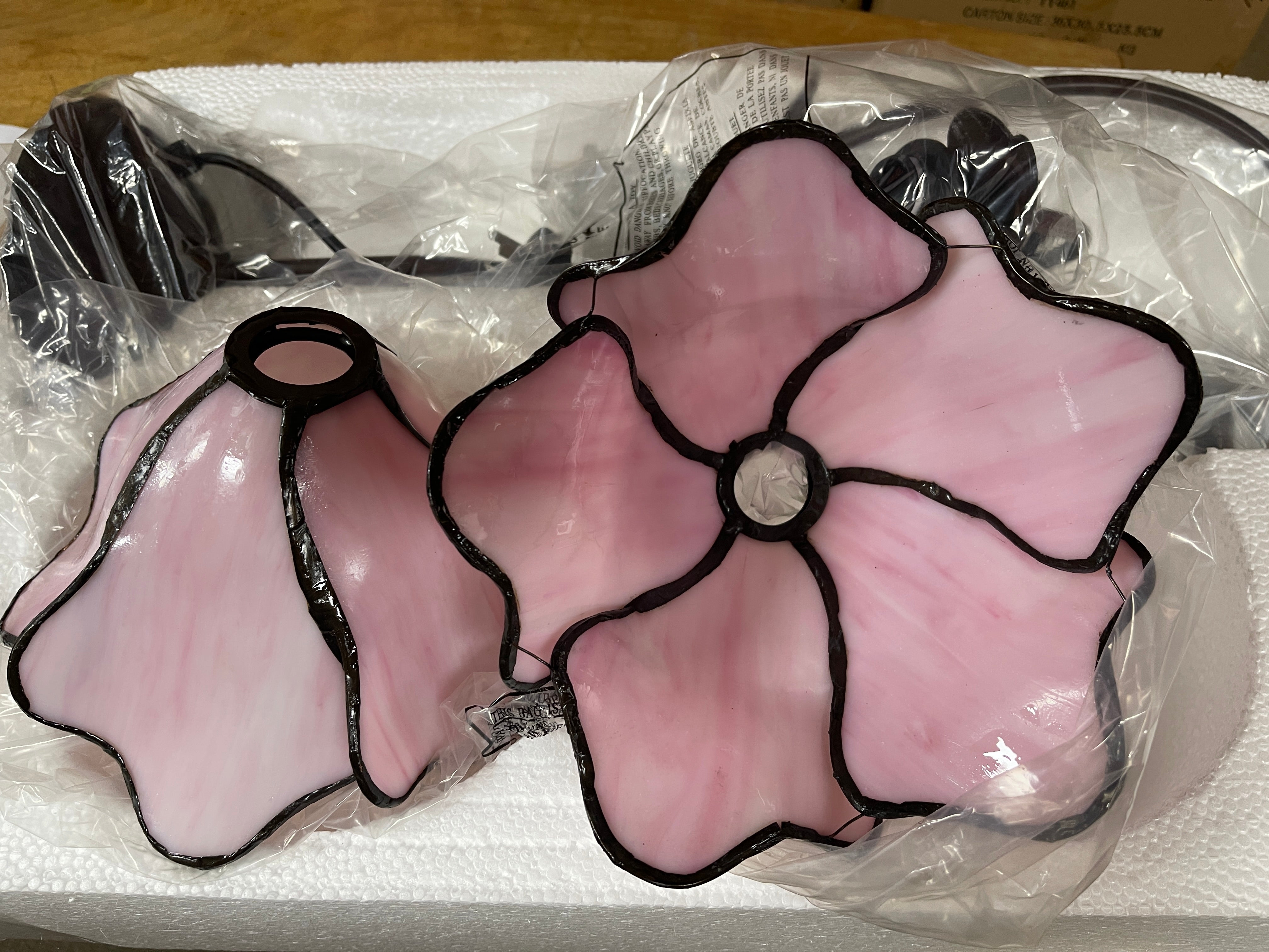 Double Lamp shade Flower Pink Water Lily Style Tiffany Table Lamp