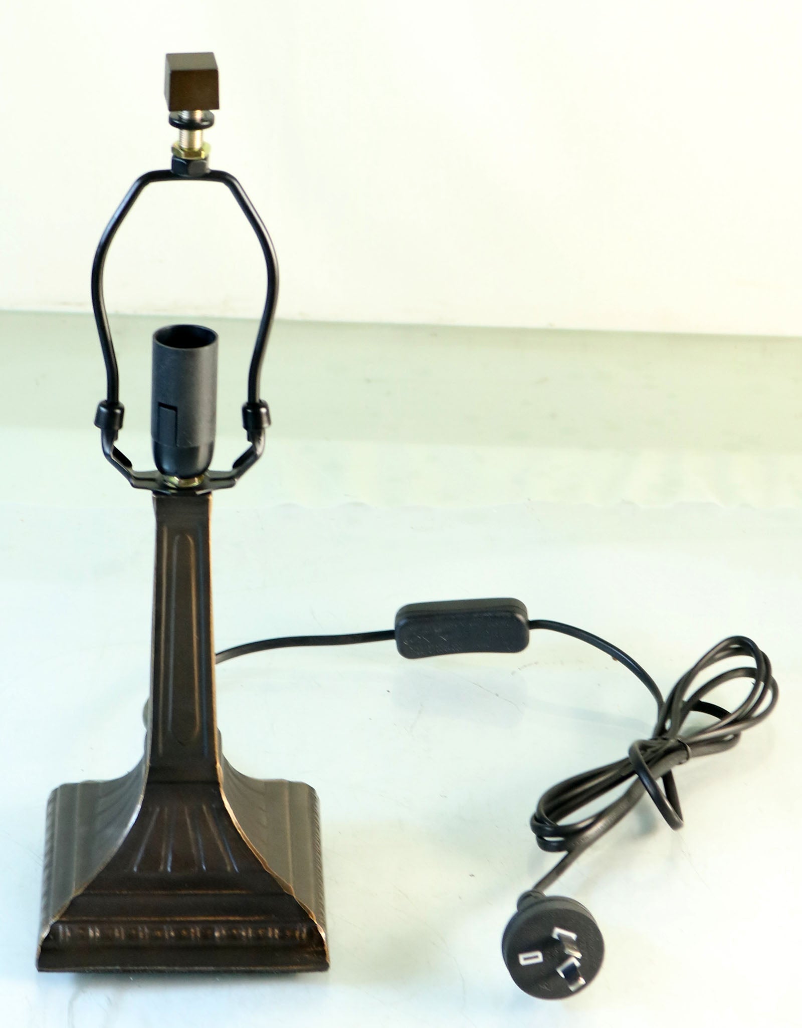 Classical 9"Square Shade  Mission Style Mini Tiffany Desk Lamp