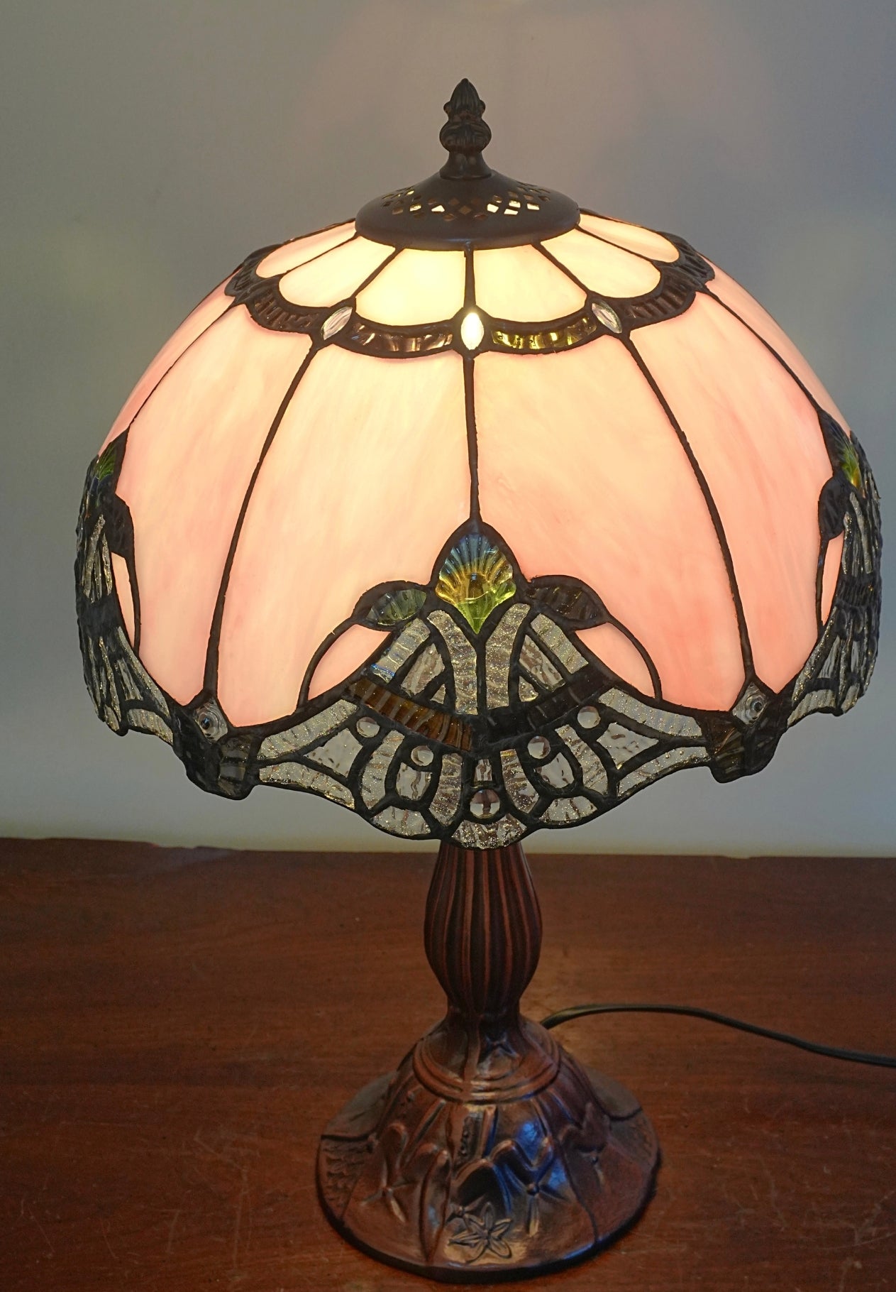 12″ Lavender Pink Jewel Tiffany-Style Bedside Lamp