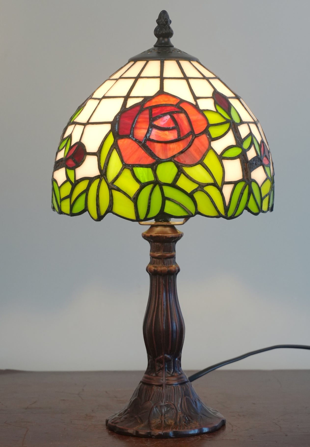 Elegant  8" Red Rose Style Tiffany Mini Table Lamp