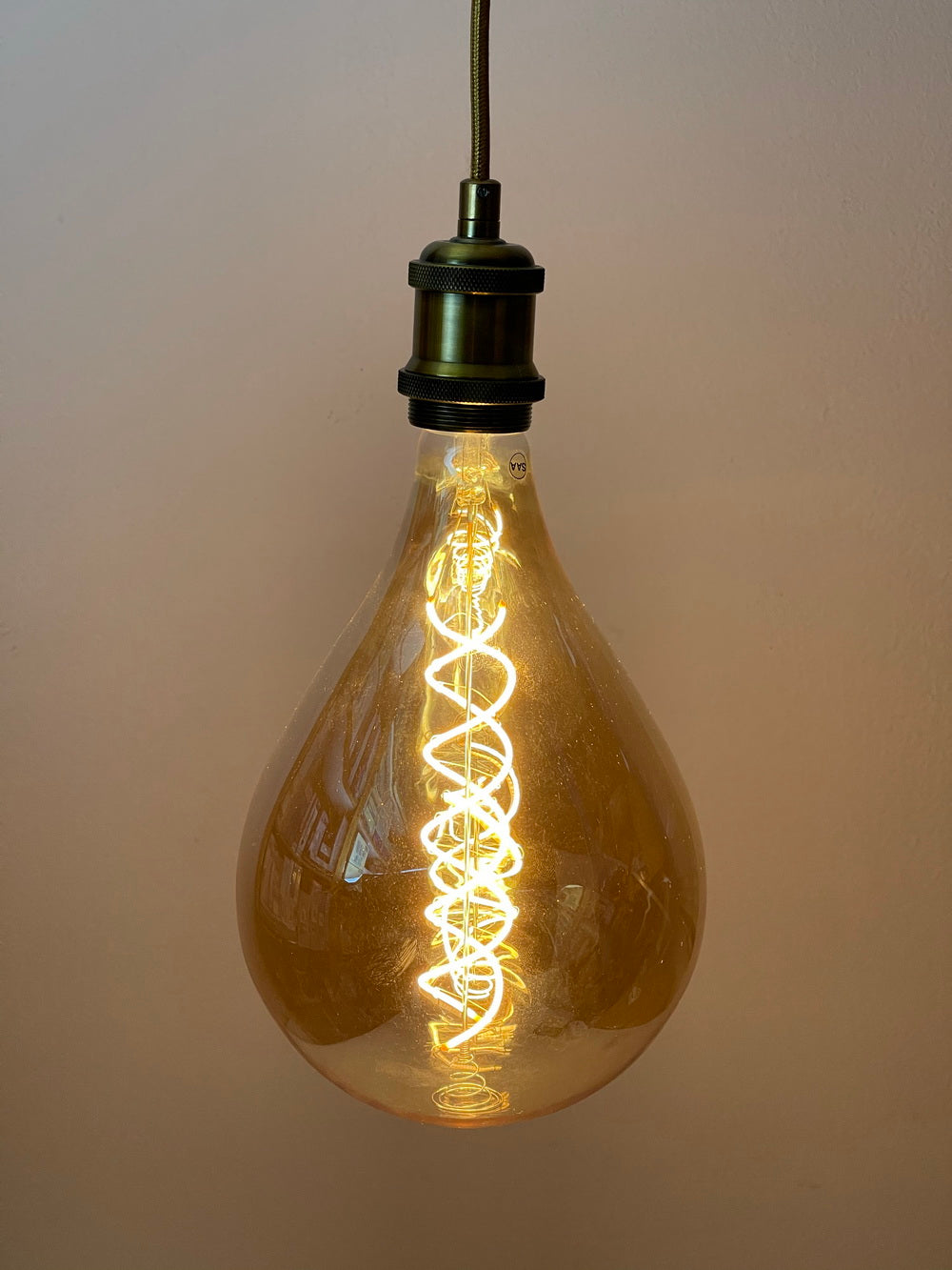 Pendant light store bulbs led