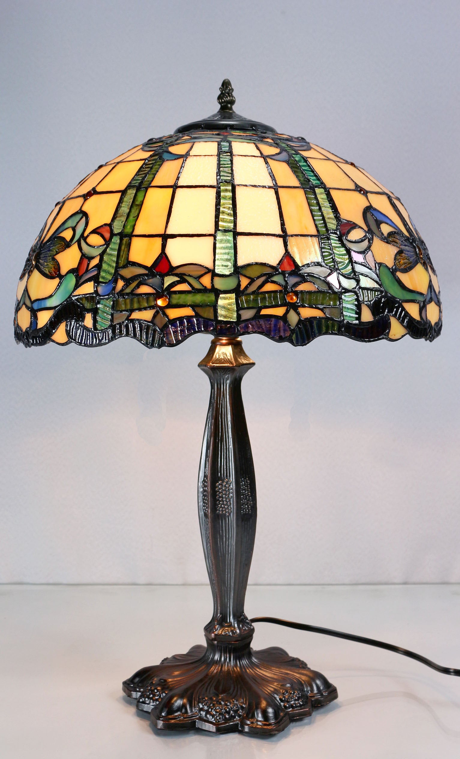 16" Poshe Dragonfly  Tiffany Table Lamp  with Art Décor Base