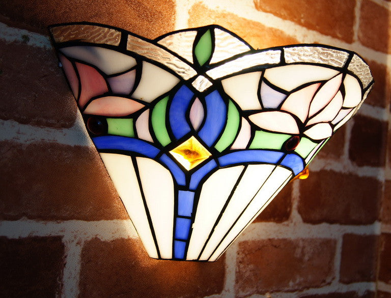 Amazing Water Lily Style Tiffany Wall Sconce
